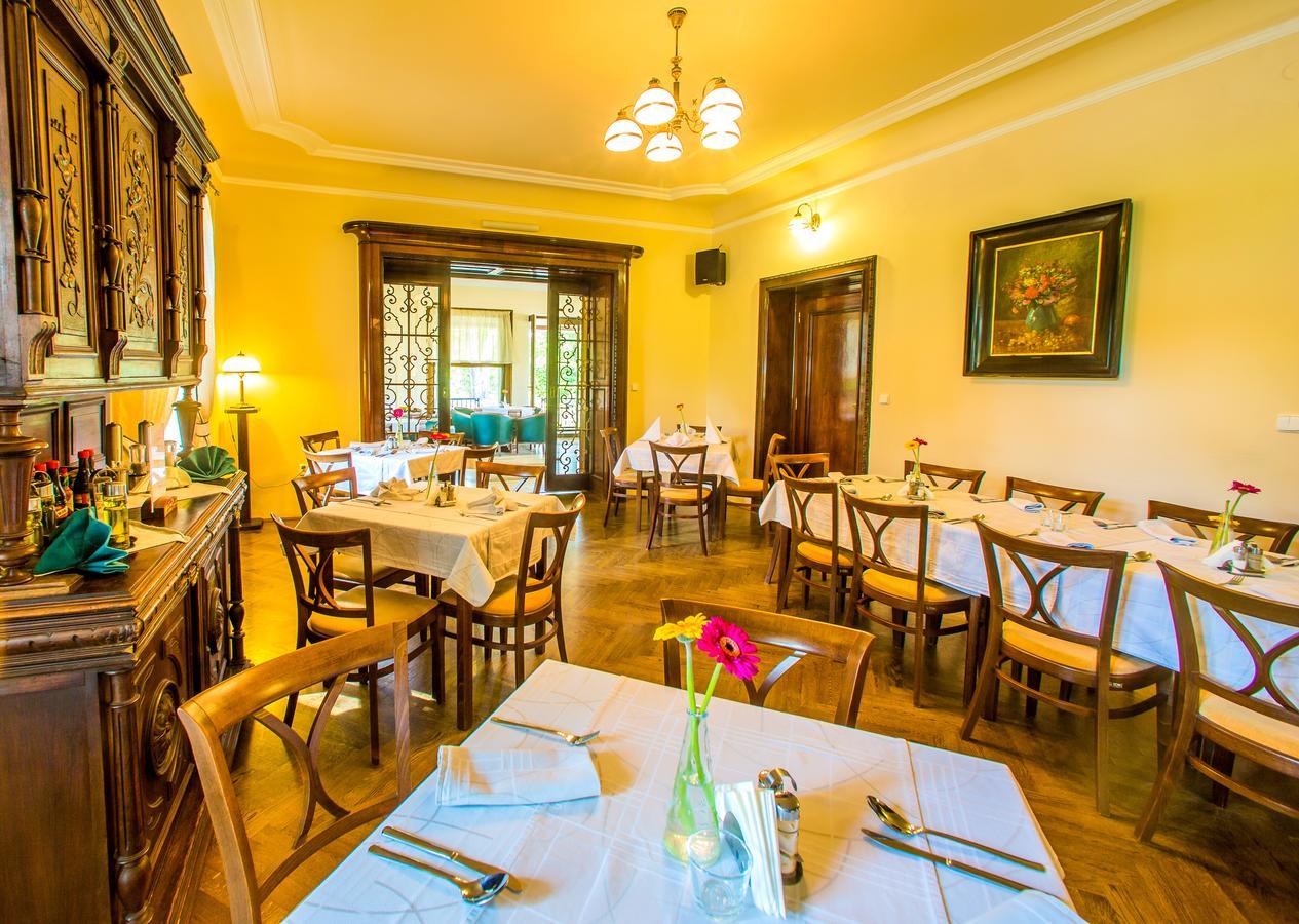 Hotel Manor House Broumov Exterior foto